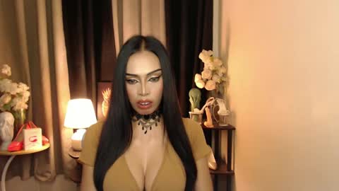 Mistress MikeyAlawi online show from 02-10-25, 06:24