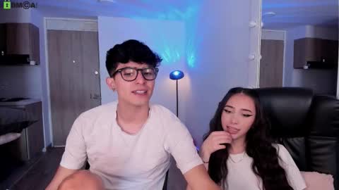 Snapshot of mikeyvioleta chatting on 02-09-26, 02:21 VIOLETAMIKE online show from 02-09-26, 02:21