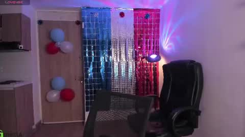 Snapshot of mikeyvioleta chatting on 07-17-26, 08:21 VIOLETAMIKE online show from 07-17-26, 08:21