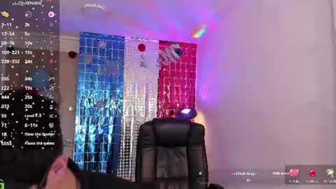 Snapshot of mikeyvioleta chatting on 07-22-26, 09:06 VIOLETAMIKE online show from 07-22-26, 09:06
