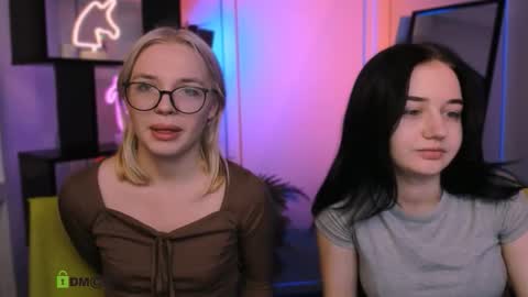 Snapshot of miki_ti chatting on 12-19-25, 07:43 miki_ti online show from 12-19-25, 07:43