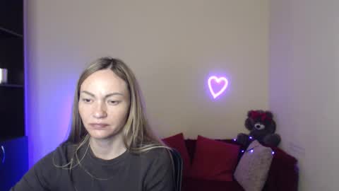 Snapshot of mikkey_mouse8 chatting on 05-09-26, 11:26 Adalina online show from 05-09-26, 11:26