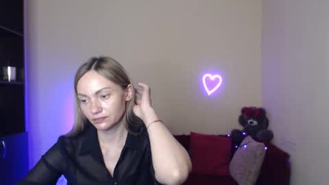 Snapshot of mikkey_mouse8 chatting on 05-11-26, 02:45 Adalina online show from 05-11-26, 02:45
