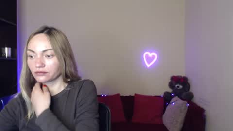 Snapshot of mikkey_mouse8 chatting on 05-13-26, 05:49 Adalina online show from 05-13-26, 05:49