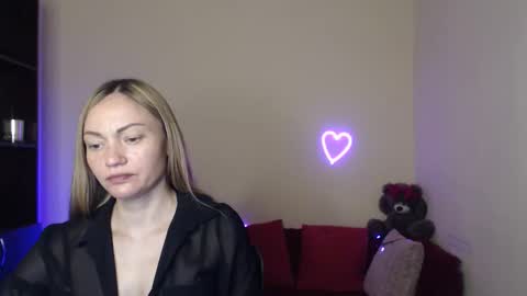 Snapshot of mikkey_mouse8 chatting on 05-28-26, 11:29 Adalina online show from 05-28-26, 11:29
