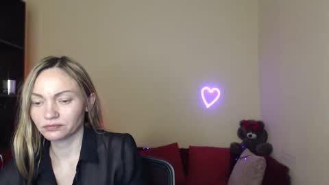 Snapshot of mikkey_mouse8 chatting on 05-30-26, 05:26 Adalina online show from 05-30-26, 05:26