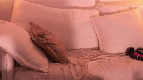 Snapshot of mikky50 chatting on 02-12-25, 02:35 Maaike online show from 02-12-25, 02:35