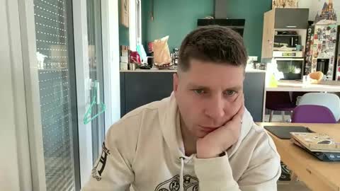 miklp8463 online show from 02-06-26, 08:18