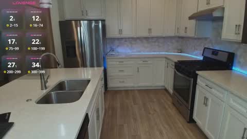 Snapshot of mikmagik chatting on 01-14-25, 02:08 Mikaylah online show from 01-14-25, 02:08