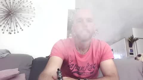 Snapshot of mikmik91 chatting on 06-14-26, 11:01 mikmik91 online show from 06-14-26, 11:01