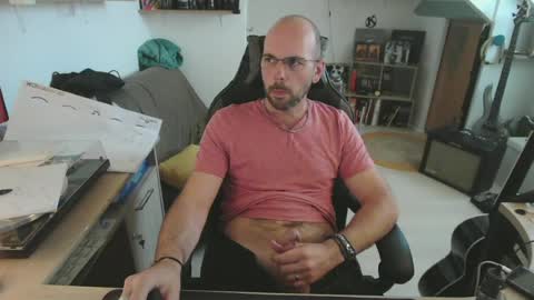 Snapshot of mikmik91 chatting on 07-06-26, 03:14 mikmik91 online show from 07-06-26, 03:14