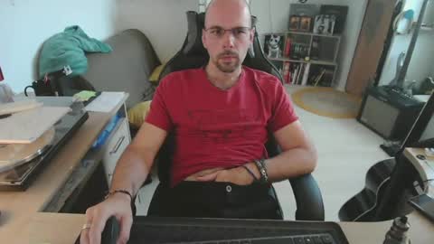 Snapshot of mikmik91 chatting on 07-16-26, 08:53 mikmik91 online show from 07-16-26, 08:53