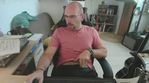 Snapshot of mikmik91 chatting on 07-20-26, 02:08 mikmik91 online show from 07-20-26, 02:08