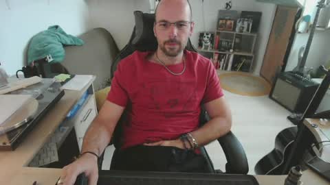 Snapshot of mikmik91 chatting on 07-23-26, 08:45 mikmik91 online show from 07-23-26, 08:45