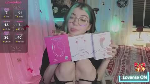 Snapshot of miko_meow chatting on 01-16-26, 04:00 Miko online show from 01-16-26, 04:00