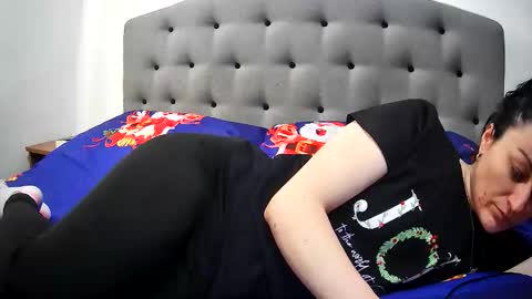 Mikyloveu online show from 04-06-26, 02:51