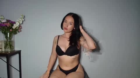 Snapshot of mila07x chatting on 05-03-26, 02:12 mila07x online show from 05-03-26, 02:12