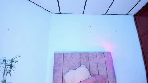 Snapshot of mila_1wood chatting on 05-06-26, 12:32 mila_1wood online show from 05-06-26, 12:32