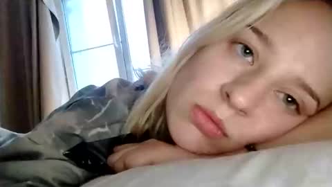 Mila 420 online show from 10-27-25, 12:20