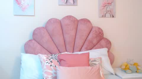 mila_adamss online show from 04-23-26, 11:20