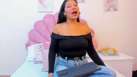 mila_adamss online show from 07-04-26, 12:33
