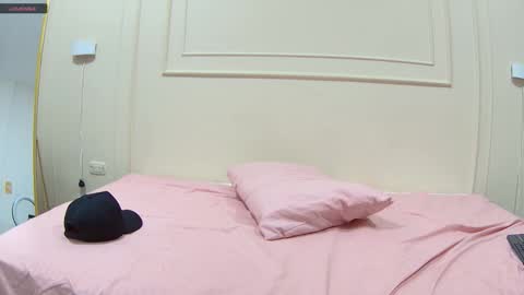 mila and bruno online show from 10-07-25, 12:46