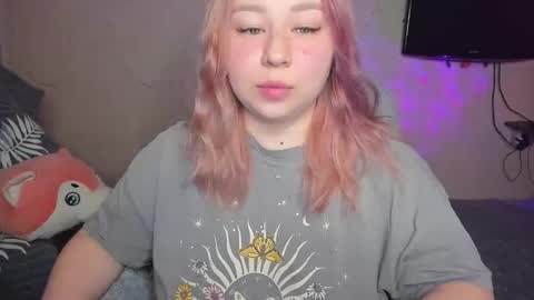 Mila shy sensual person  online show from 12-05-25, 08:23