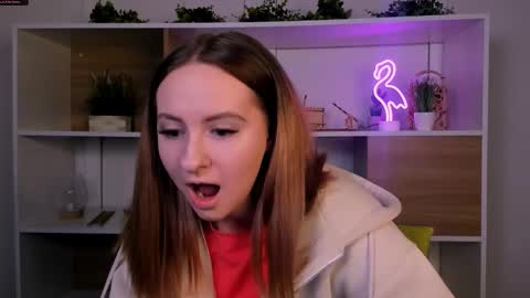 Snapshot of mila_glow chatting on 10-21-25, 07:14 mila_glow online show from 10-21-25, 07:14