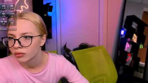 Snapshot of mila_glow chatting on 11-23-25, 09:20 mila_glow online show from 11-23-25, 09:20