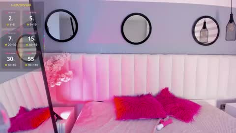 mila_hank online show from 11-30-25, 12:14