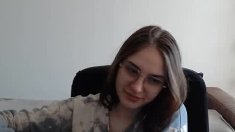 mila_keyy online show from 04-17-26, 06:16