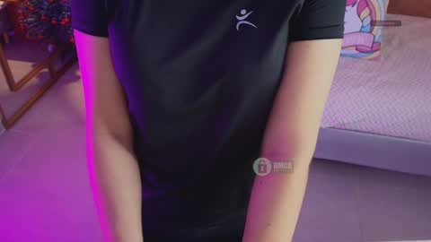 Milena  online show from 12-15-25, 11:03