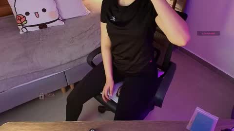 Milena  online show from 04-17-26, 11:13