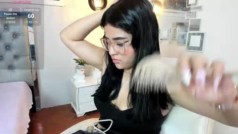 mila_quin online show from 05-28-26, 07:55