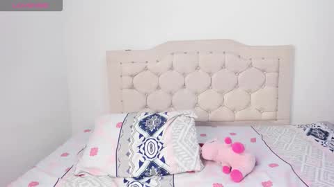 laura online show from 11-05-25, 04:12