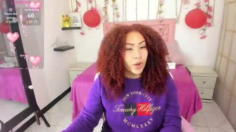 Snapshot of mila_rozze chatting on 12-02-25, 01:05 online show from 12-02-25, 01:05