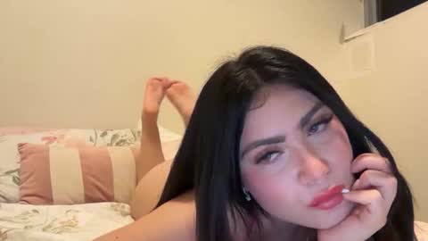 milaa008 online show from 09-30-25, 08:52