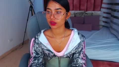 milaa_star online show from 10-02-25, 04:41