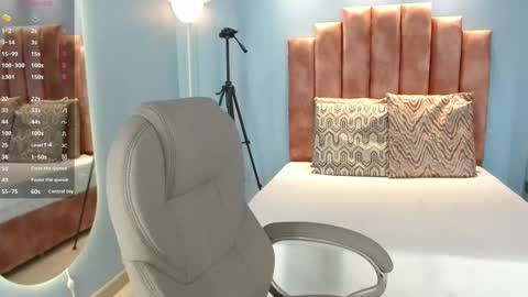 milaa_star online show from 02-24-26, 03:48