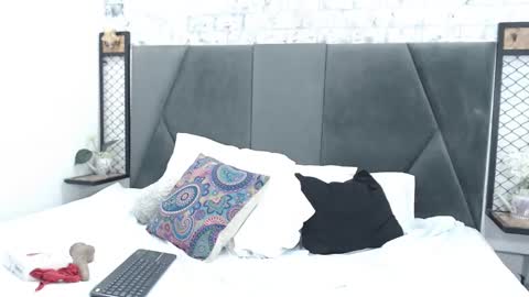 mila online show from 02-09-25, 02:40