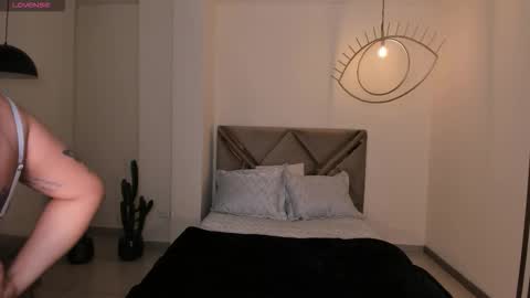 Mila online show from 09-11-25, 02:00