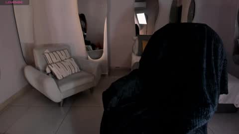 Mila online show from 09-23-25, 03:20