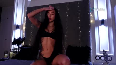 Mila       online show from 12-19-24, 09:51