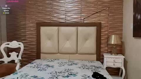 miladiosa online show from 04-25-26, 12:30