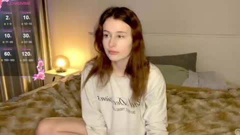 Snapshot of milaelin chatting on 07-21-26, 07:11 Mila online show from 07-21-26, 07:11