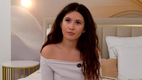 milaleoneli online show from 09-30-25, 03:39