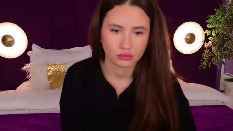 milaleoneli online show from 11-10-25, 04:22