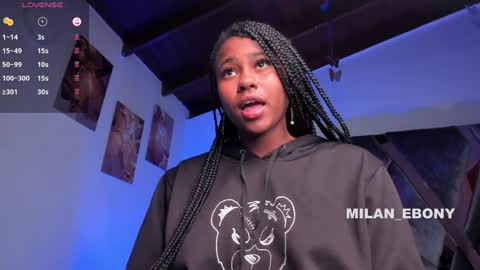 Snapshot of milan_ebony chatting on 01-06-25, 02:25 Milan online show from 01-06-25, 02:25
