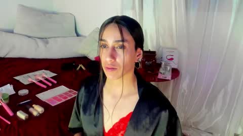 Snapshot of milan_roux chatting on 02-15-26, 03:36 Milane online show from 02-15-26, 03:36