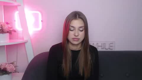 Snapshot of milanaangelas chatting on 10-20-25, 07:47 milanaangelas online show from 10-20-25, 07:47